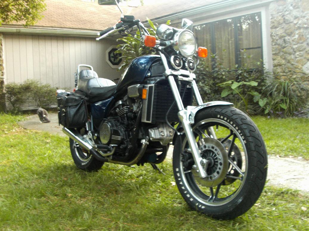 '83 VF750C Magna